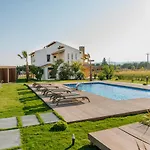Ali Baba Ciftligi Bed & Breakfast Alacati