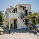 Ali Baba Ciftligi Bed & Breakfast Alacati