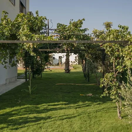 Ali Baba Ciftligi Oda ve Kahvaltı Alaçatı